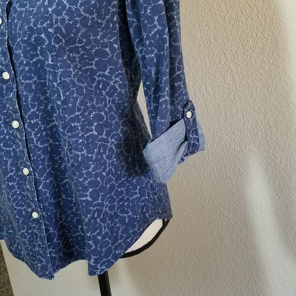 Talbots Shirt 4 Button Down Denim Blue 100% Cotton Roll Tab Sleeve Blouse Top - Picture 3 of 5